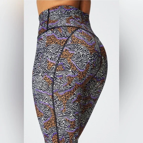 Define PowerHold® High-Waisted 7/8 Legging - Picture 3 of 4